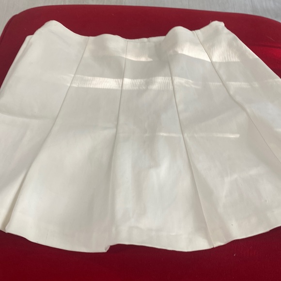 Zara Dresses & Skirts - ZARA WHITE  SKIRT